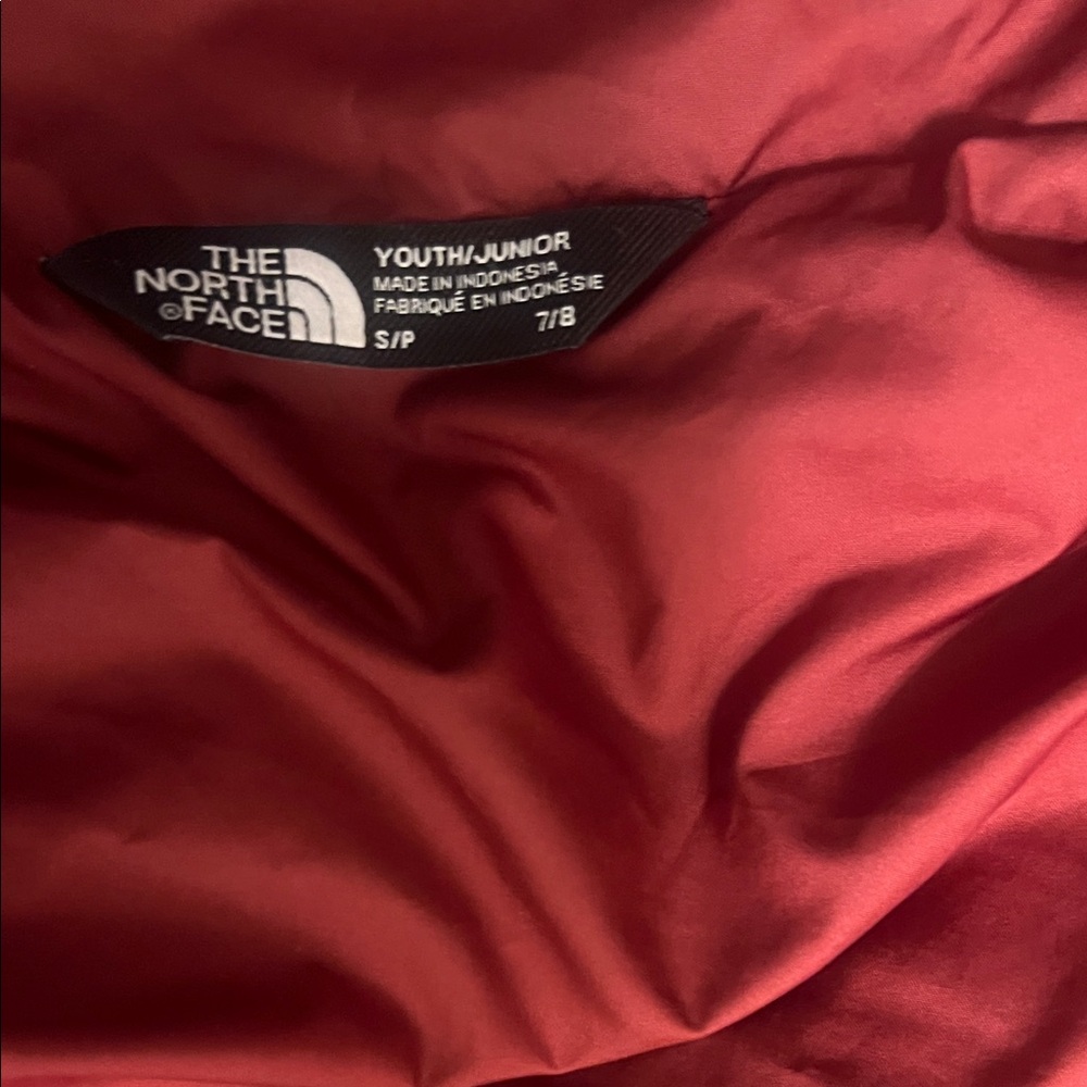 The North Face Youth Crimson Jacket - Unisex Maroon & Black Size 7/8
